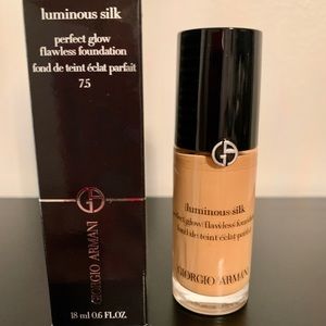 Armani Luminous Silk Foundation - NIB